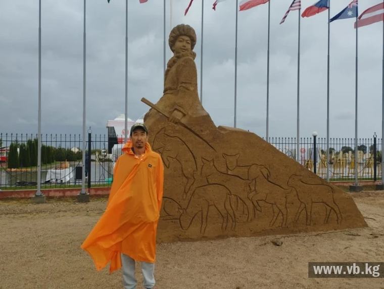Песчаная скульптура вернулась на ВИК спустя десять лет