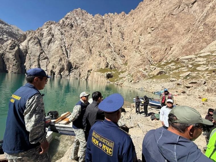 На Кель-Суу зафиксировали загрязнение воды и повреждение пастбищ